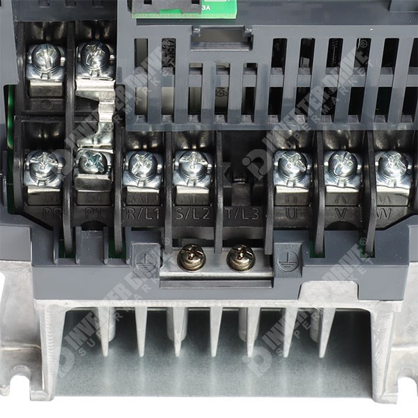 Photo of Mitsubishi E820S IP20 1.5kW 230V 1ph to 3ph AC Inverter, DBr, STO, Unfiltered